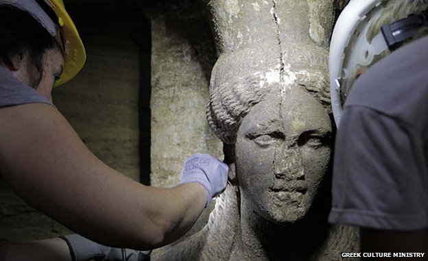amphipolis caryatids face
