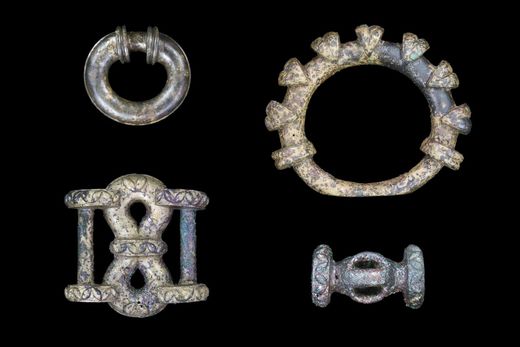 Click to enlarge iron age chariot part