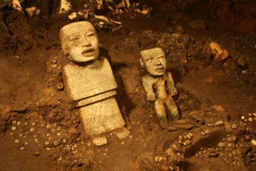 Stone figures Teotihuacan