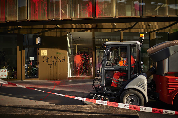 Click to enlarge zurich workers riot