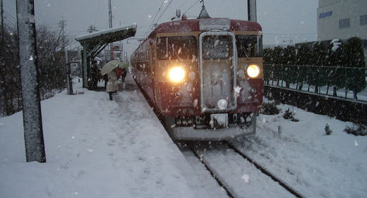 heavy snow japan