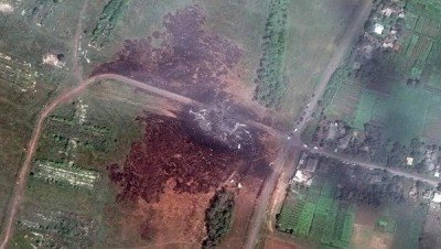 Click to enlarge malaysia airlines mh17 crash site