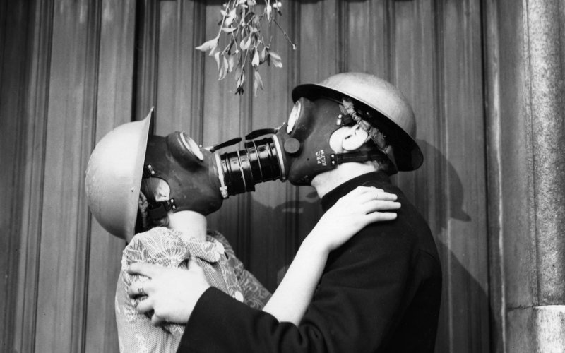 mistletoe kiss