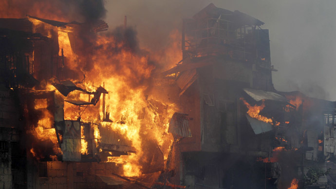 Manila slum burning 3