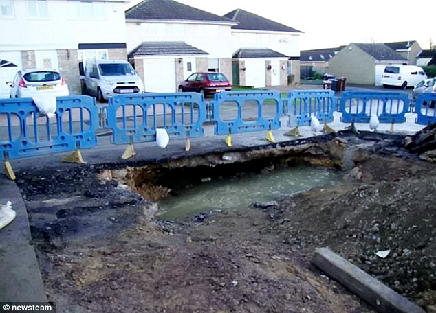 sinkhole cottingham