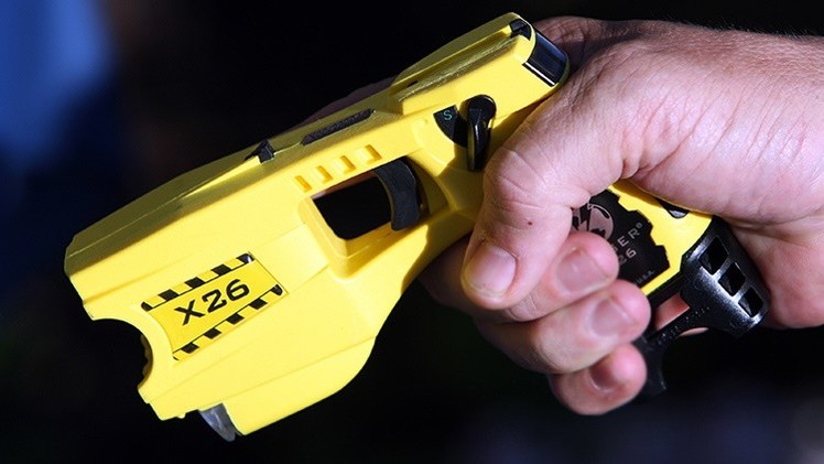 taser gun pistola