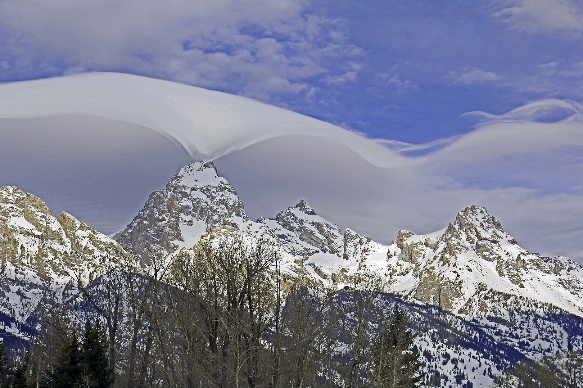 Lenticular cloud