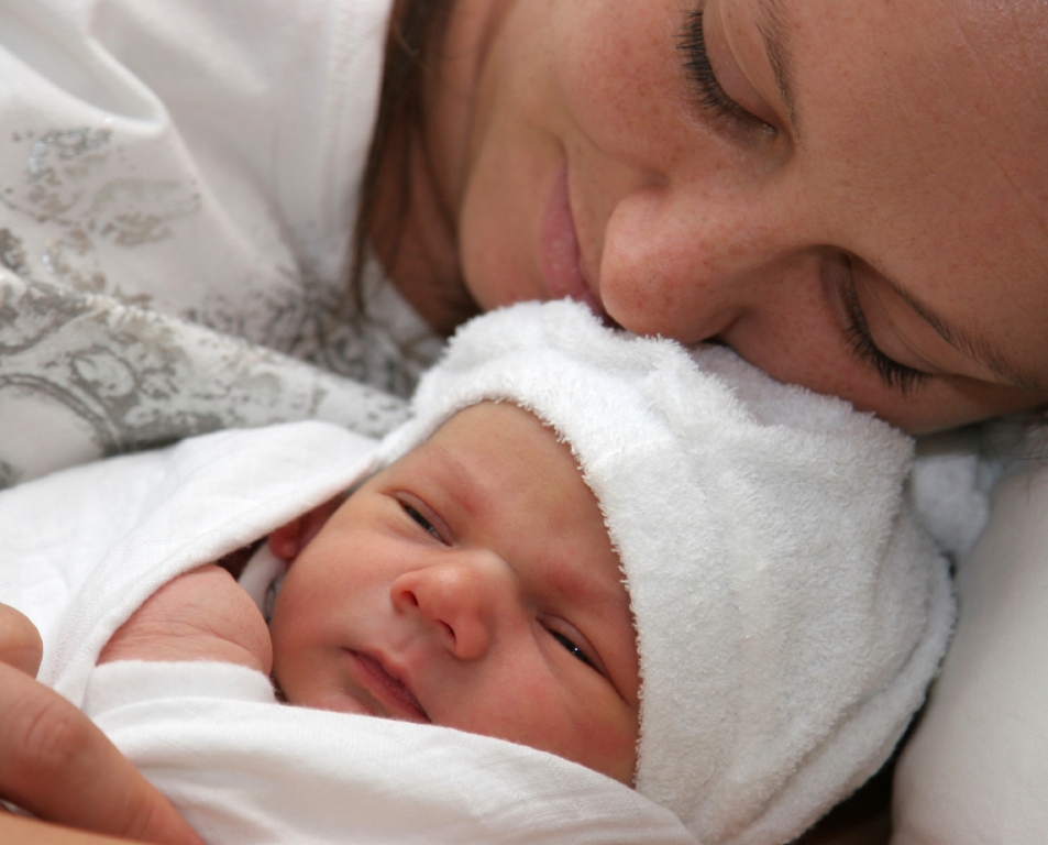 mom and newborn