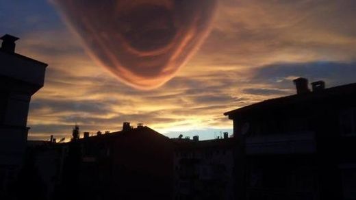 Strange 'portal to heaven' cloud over Turkey