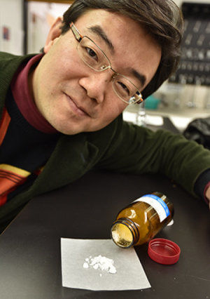 Click to enlarge Shin-ichiro Imai, fat tissue affects brain function