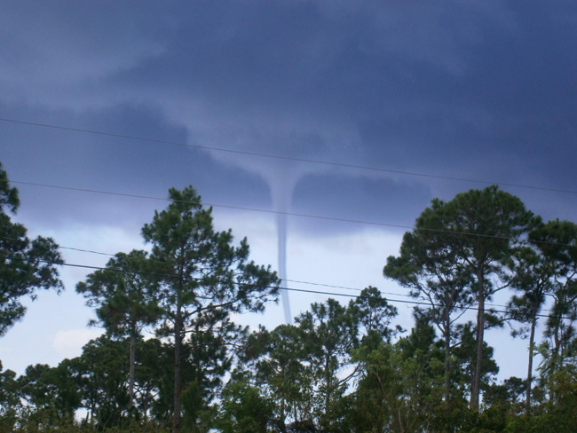 waterspout over freetown 08.05.15