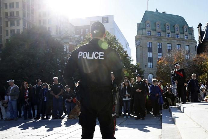 Click to enlarge Candian policeman