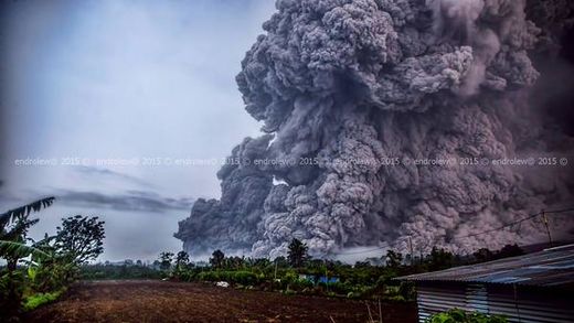 eruption mount sinabung