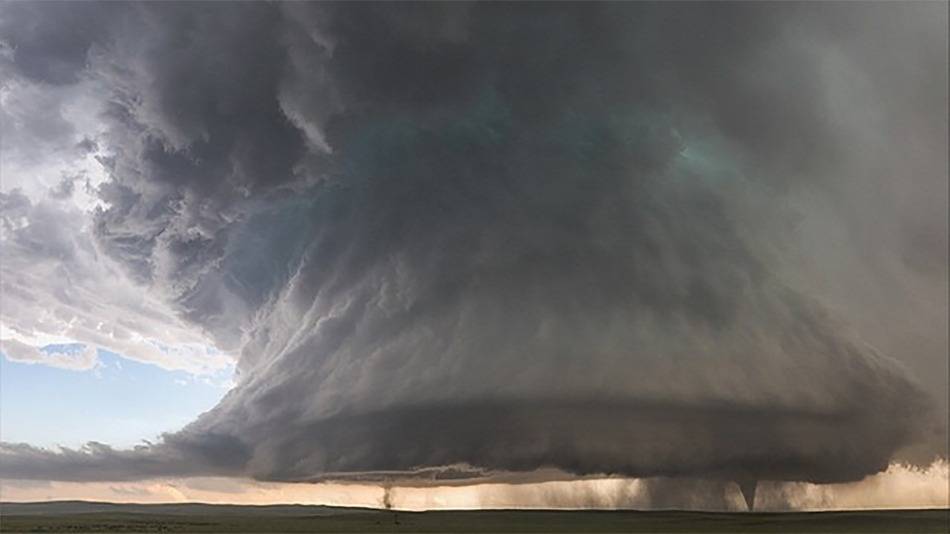 Twin tornadoes in Colorado