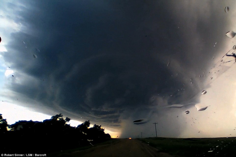 supercell storm in kansas