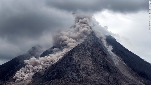 mount sinabung