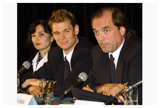 Click to enlarge Air Transat Crew
