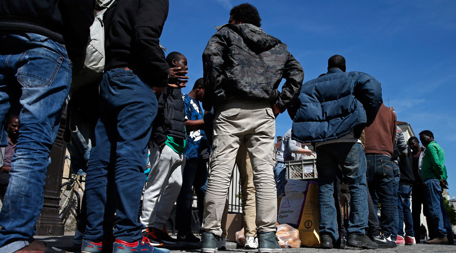migrants uk channel tunnel