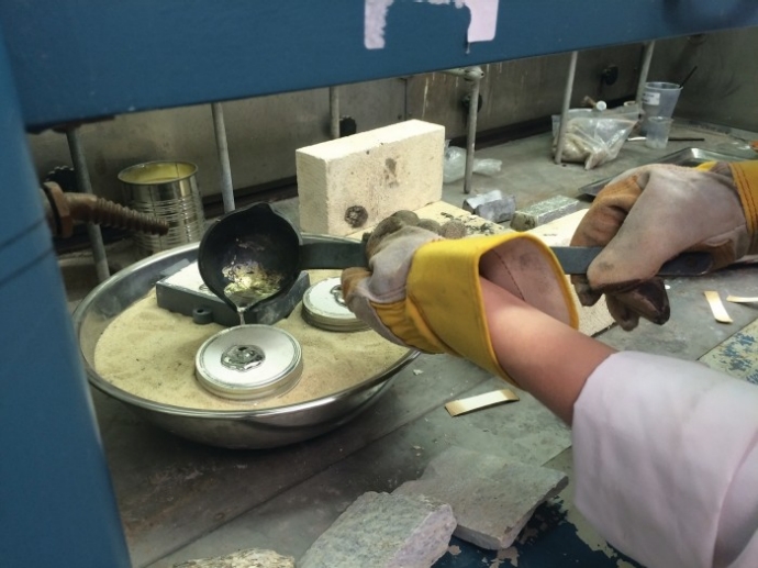 Click to enlarge sand-casting metal objects