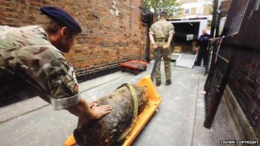 unexploded WW2 bomb london