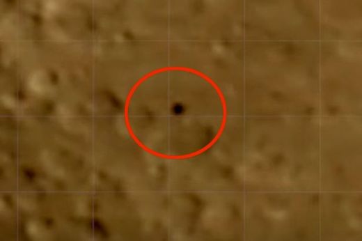 Videos show 3 UFOs moving past the surface of the moon