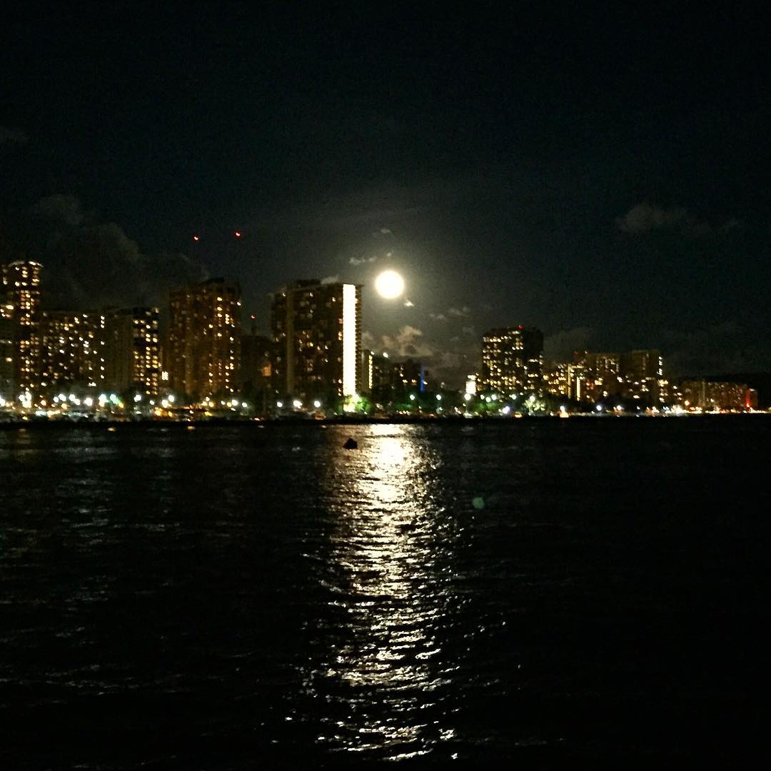 Click to enlarge supermoon Hawaii