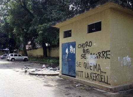 Click to enlarge Venezuela graffiti