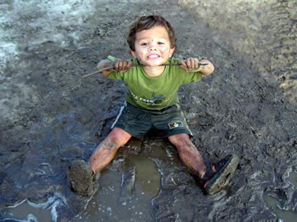 kid in dirt