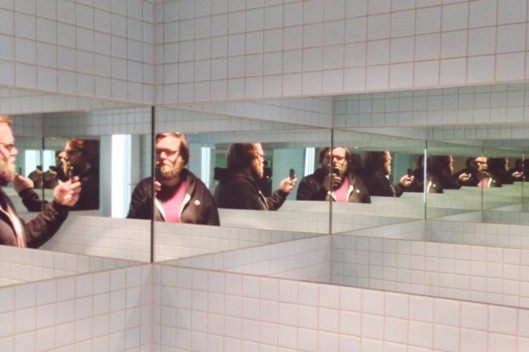 mirror selfie