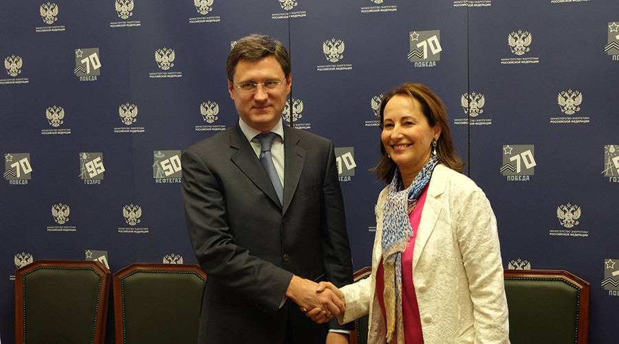 Click to enlarge Russian Energy Minister Aleksandr Novak and French Minister of Ecology, Sustainable Development and Energy Segolene Royal