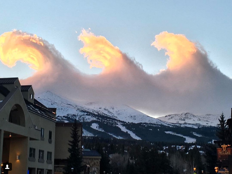 wave clouds
