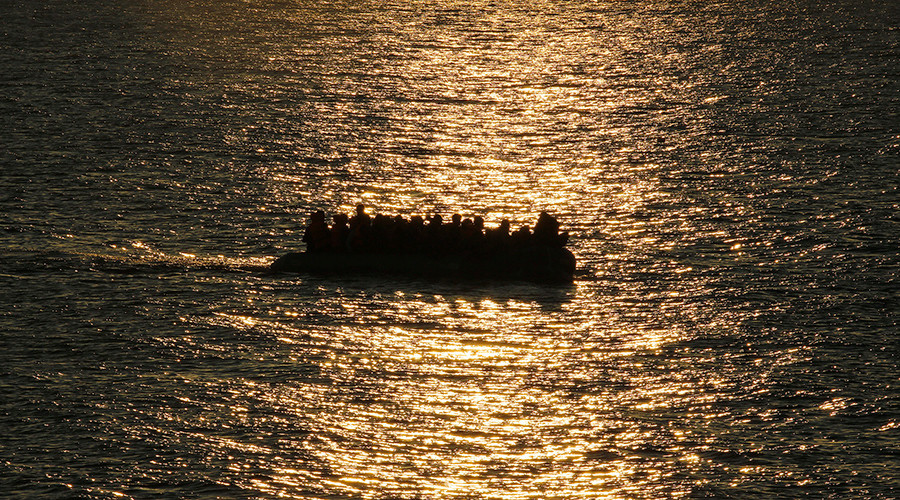 Syrian refugees in boat