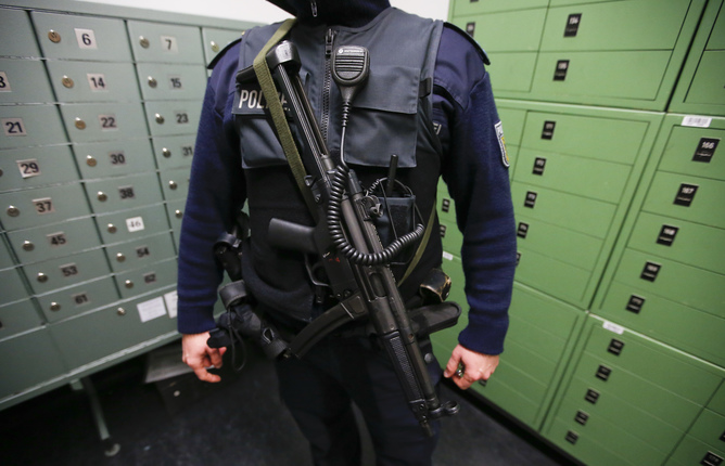 Click to enlarge german police