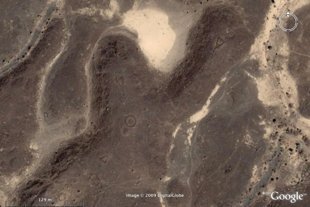 Click to enlarge Azraq Oasis Geometric Lines_1
