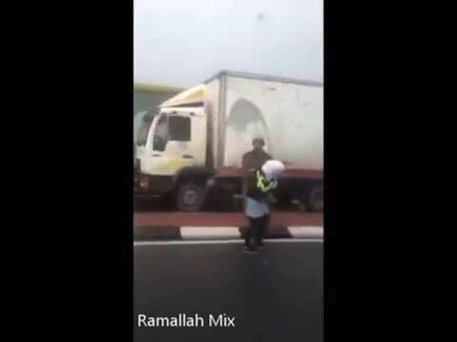 Israeli soldier forces knife on Palestinian girl