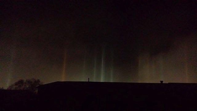 Click to enlarge Light Pillars Indiana
