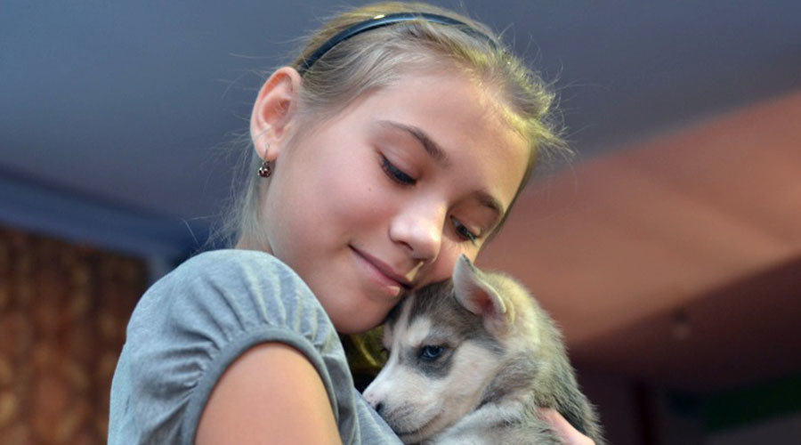 putin girl puppy