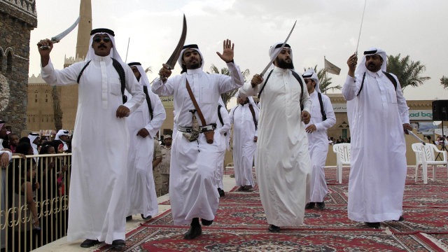 Saudi Arabia dancers