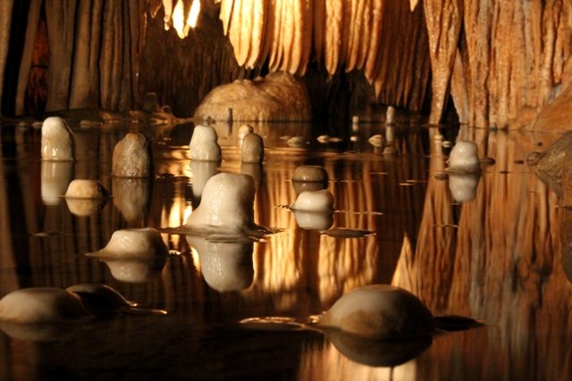 Onandaga cave