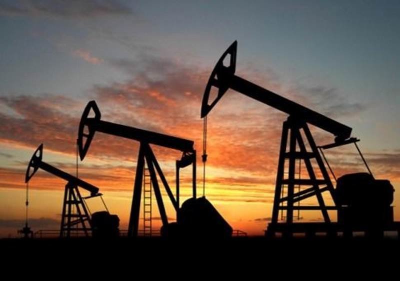 Click to enlarge Oil rigs
