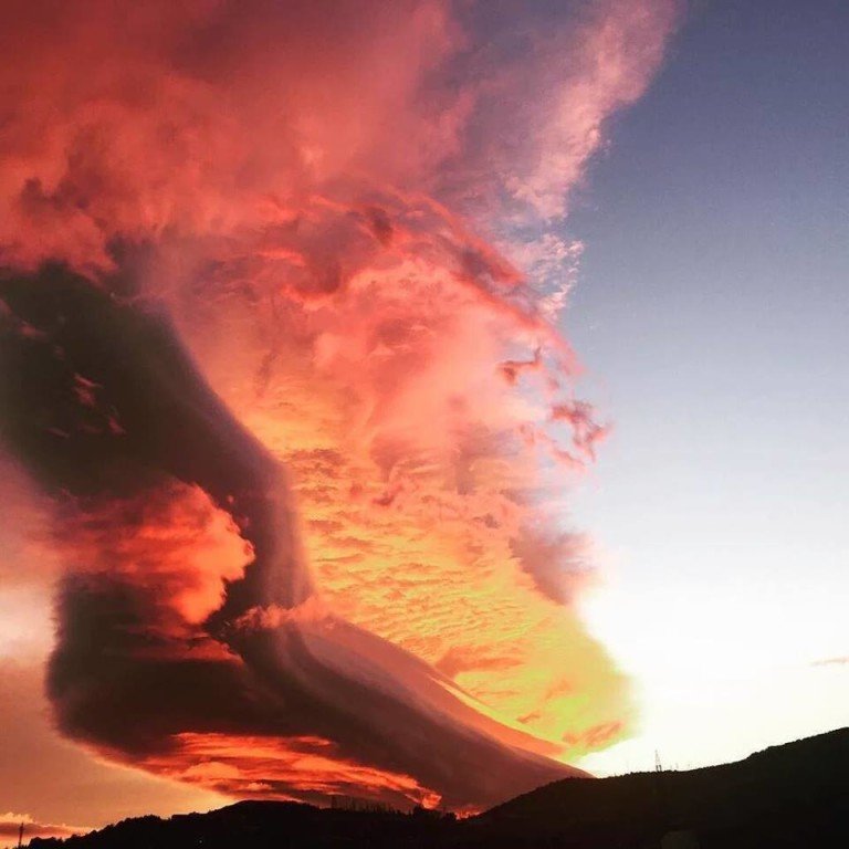 Yalta lenticular cloud