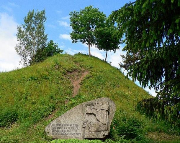 Click to enlarge Margiris hill