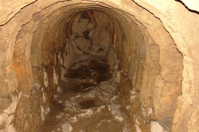 Tunnel of the dead