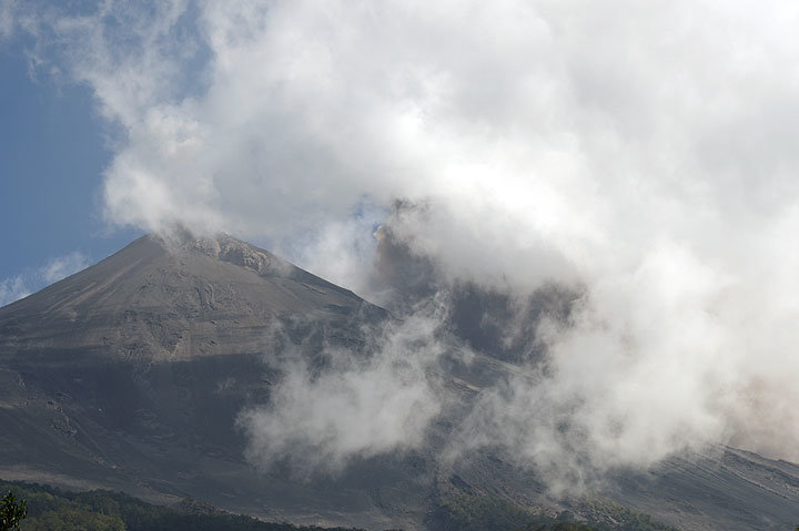 Ash plume