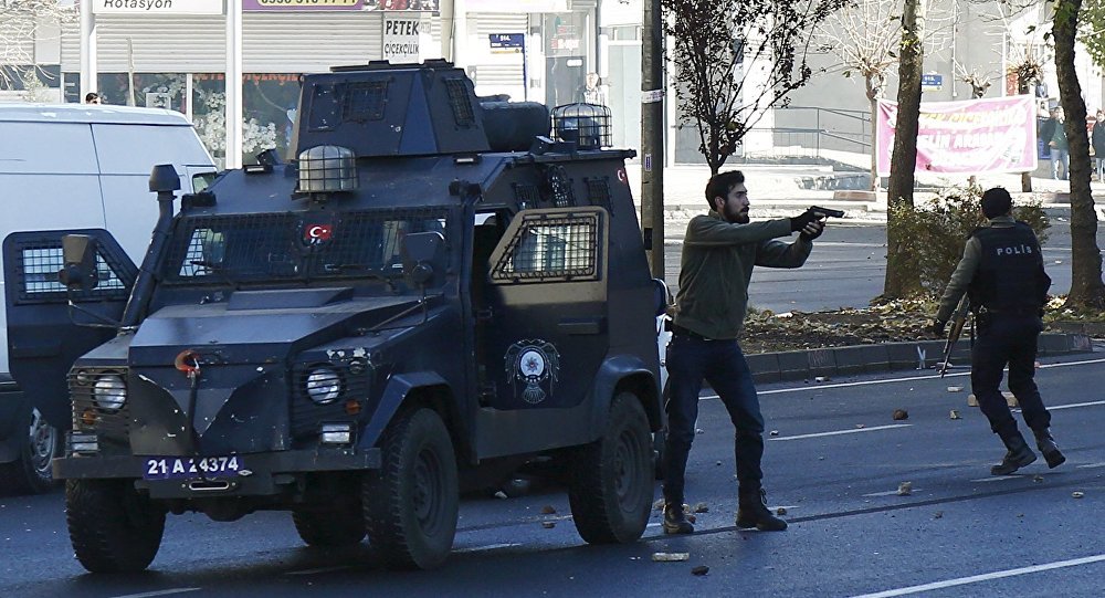 turkish military police attacking kurds