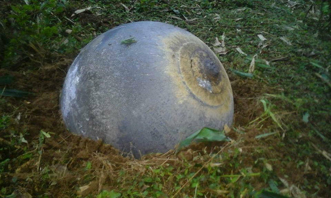Click to enlarge A metal-like orb that apparently crashed to Tuyen Quang on Saturday morning.