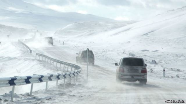 Click to enlarge Armenia - A highway covered with snow