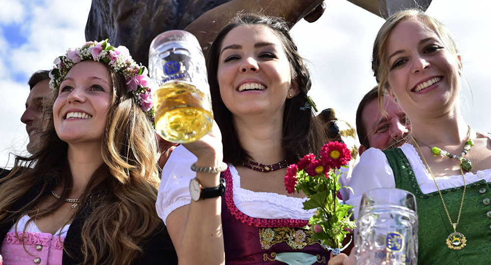 german women drinking