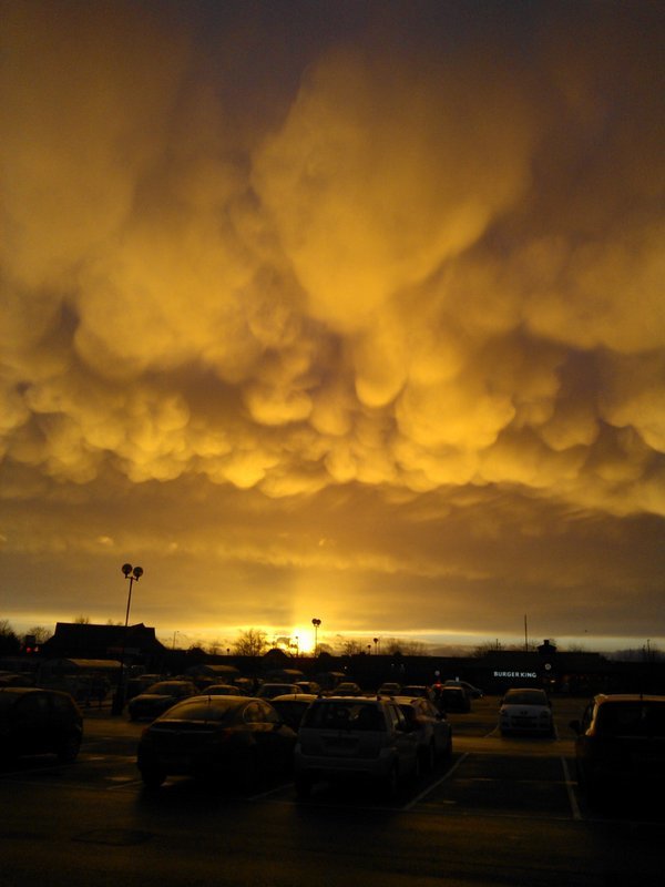 Mammatus clouds