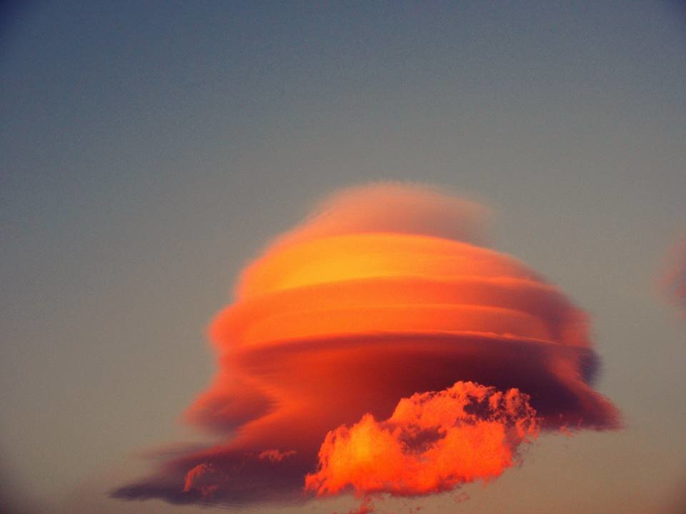 Lenticular cloud